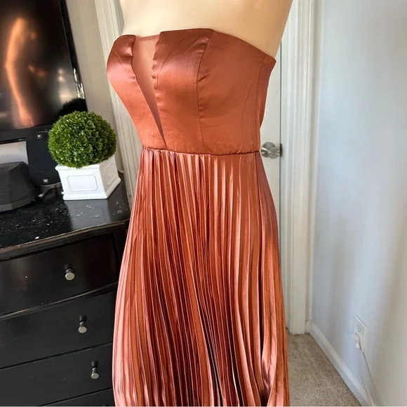 Lulu's Strapless Copper Pleated Dress - Picture 9 of 16